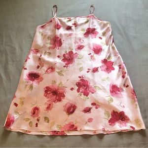 Gilligan & O’Malley Red Rose And Pink Nightie Size Medium
